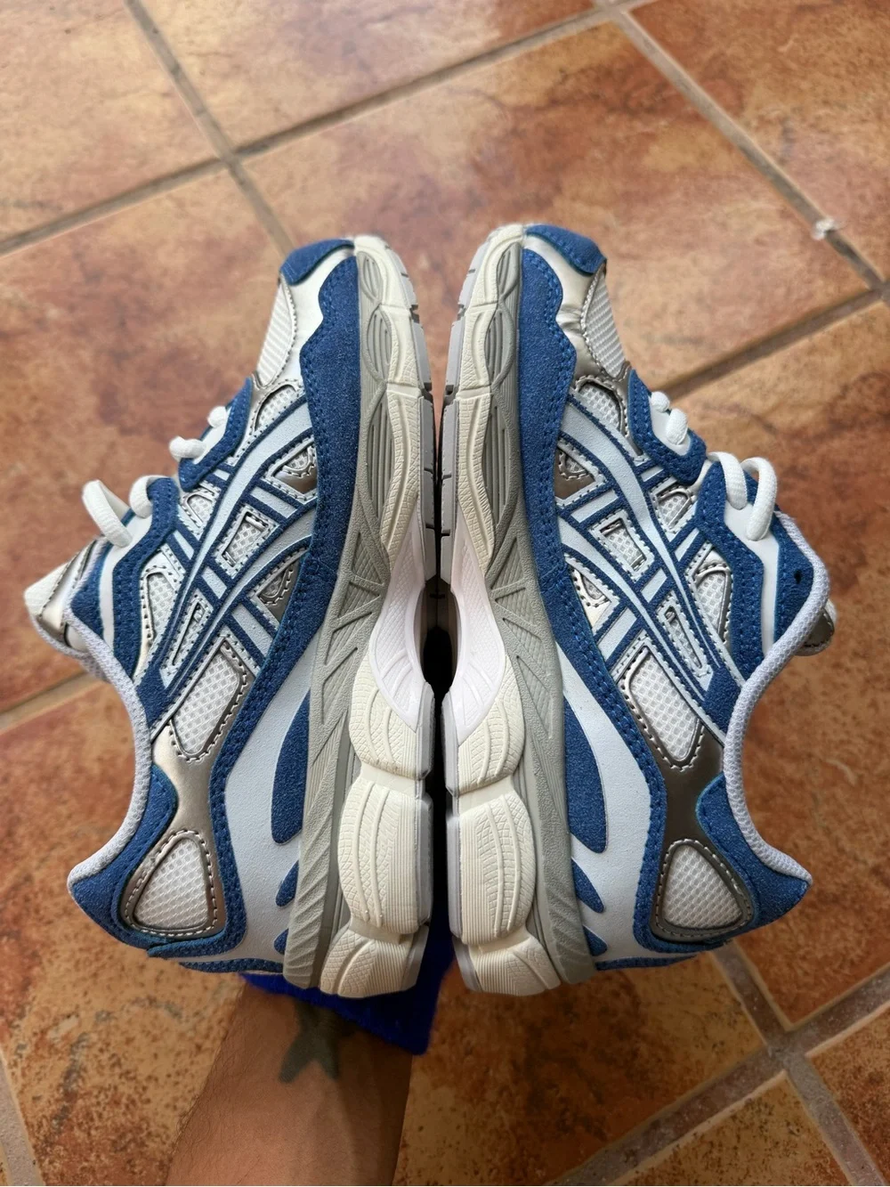 Size 4.5 Men’s And Women’s 6 - Asics Gel Kayano NYC Blue
